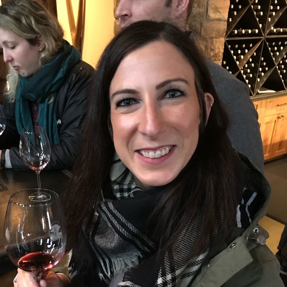 Meet your Posher, Melanie - Picture 1 of 1